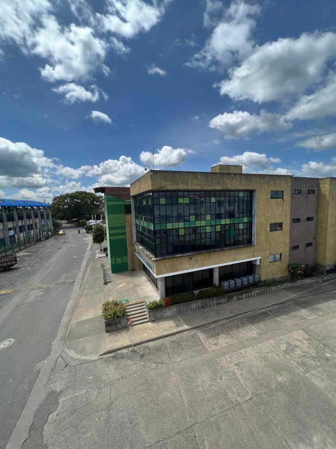 Hotel Caucasia Bagian luar foto