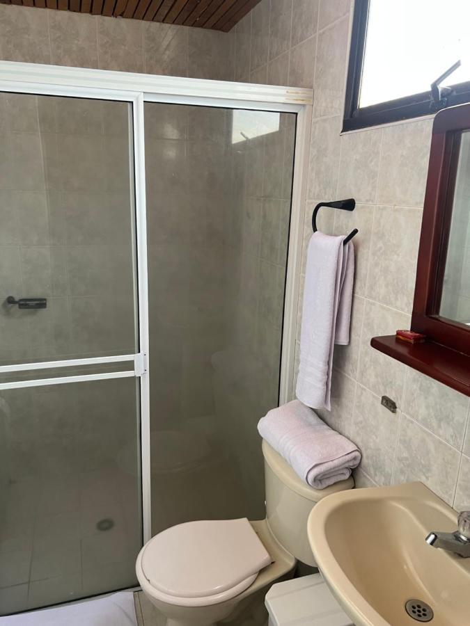 Hotel Caucasia Bagian luar foto